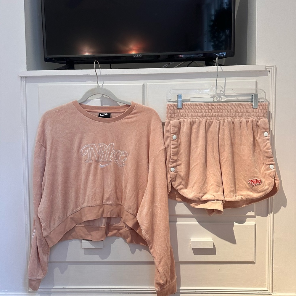 Nike Blush Lounge Set